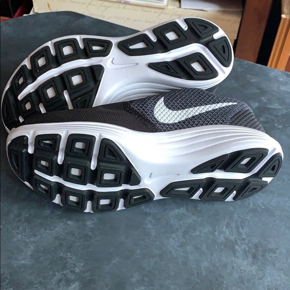 Nike Shoes - Picture 4 of 5